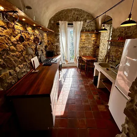 Dai Fantasmi Apartment Ceriana